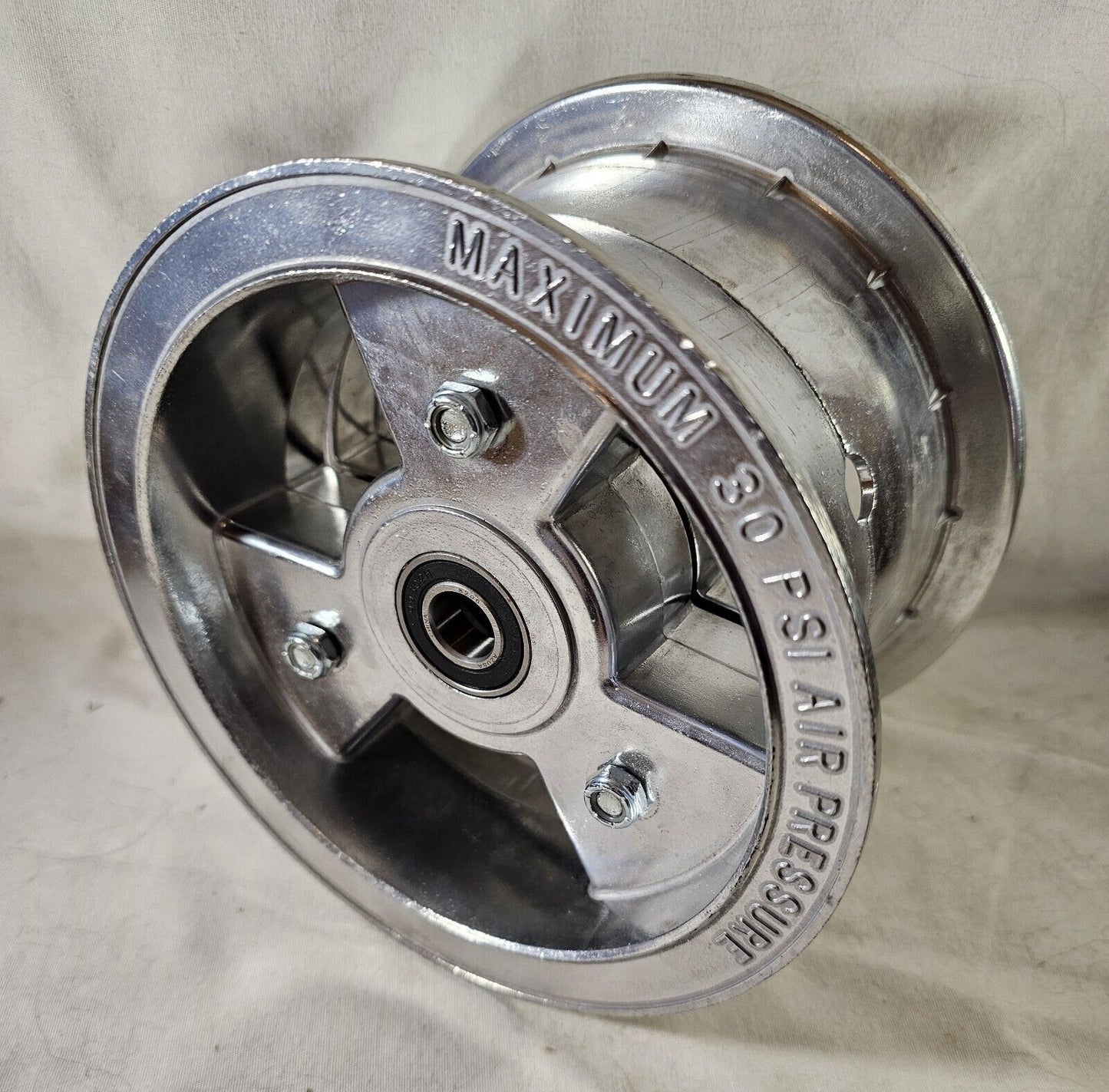 Wheel, 6" Aluminum Azusa Tri-Star Wheel 4" Wide 5/8" Bearings