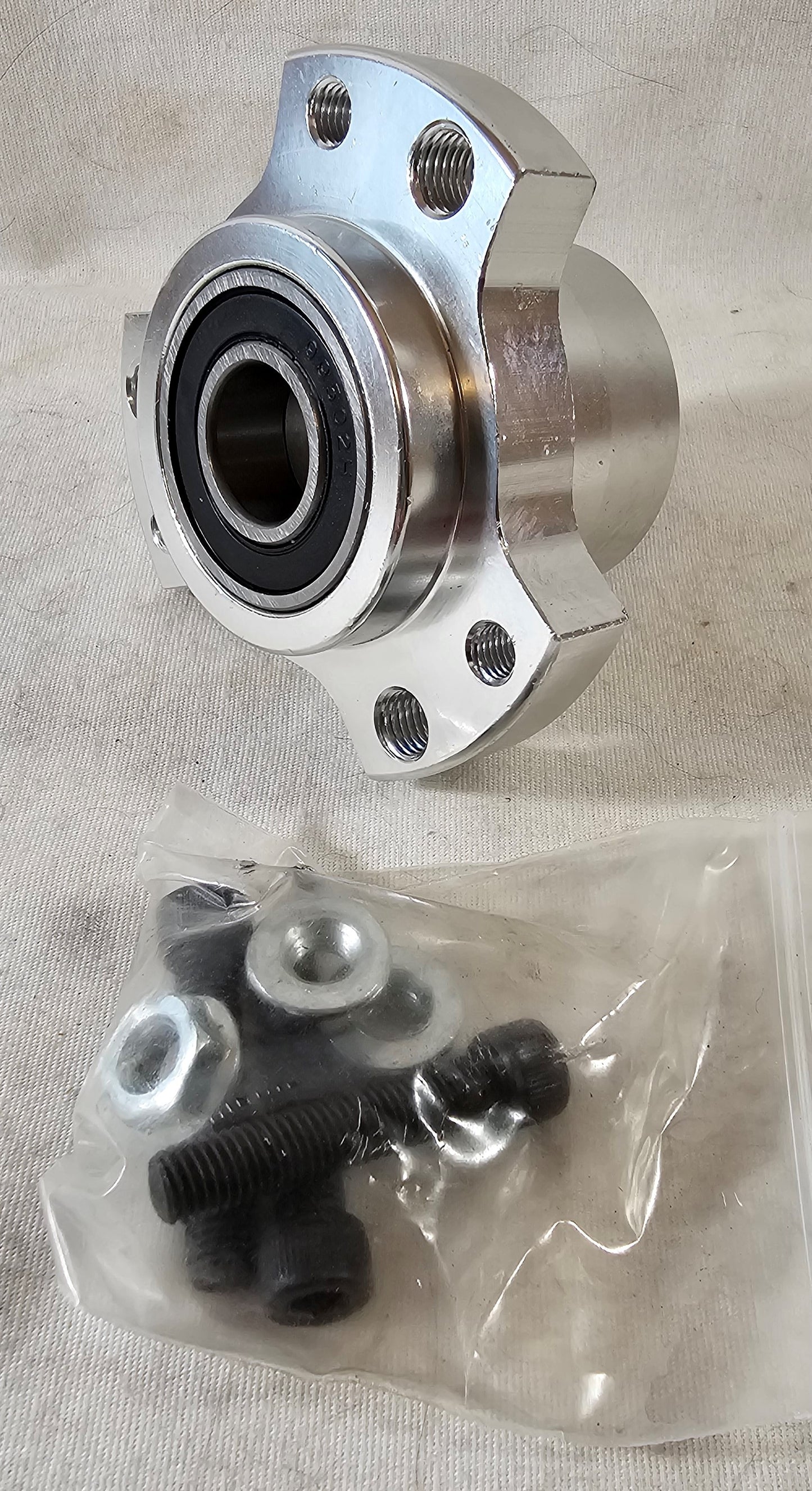 Wheel Hub, 5/8", Silver, STD