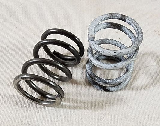 CLONE 26 LB VALVE SPRINGS QTY 2